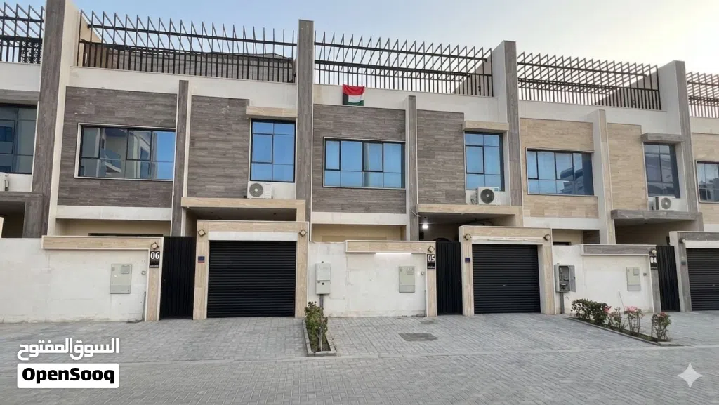 فيلا مودرن بمنطقة راقيه جدا السعر قابل للتفاوض فيلا تشطيباتها رائعه جدا ثاني ساكن مع الأثاث أو بدون