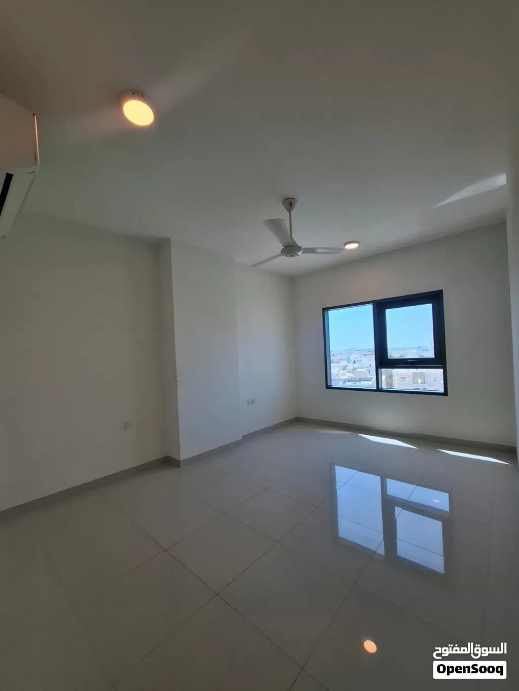 شقة راقية للايجار في حي الخوض غرفه وا صاله حمامين مطبخ بلكون Apartment in Al Khoudh neighborhood, on