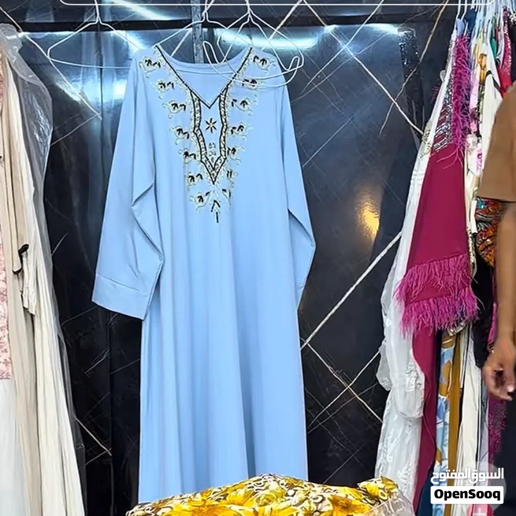 I want abaya and daraa sمطلووب عبايات ودراعات مستخدمة فيها شك يدوي