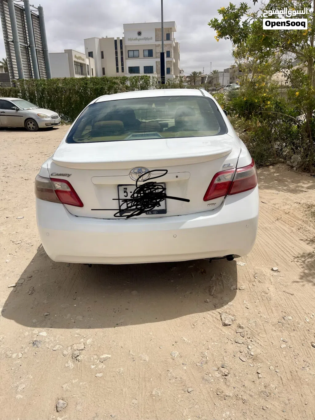 Toyota Camry E