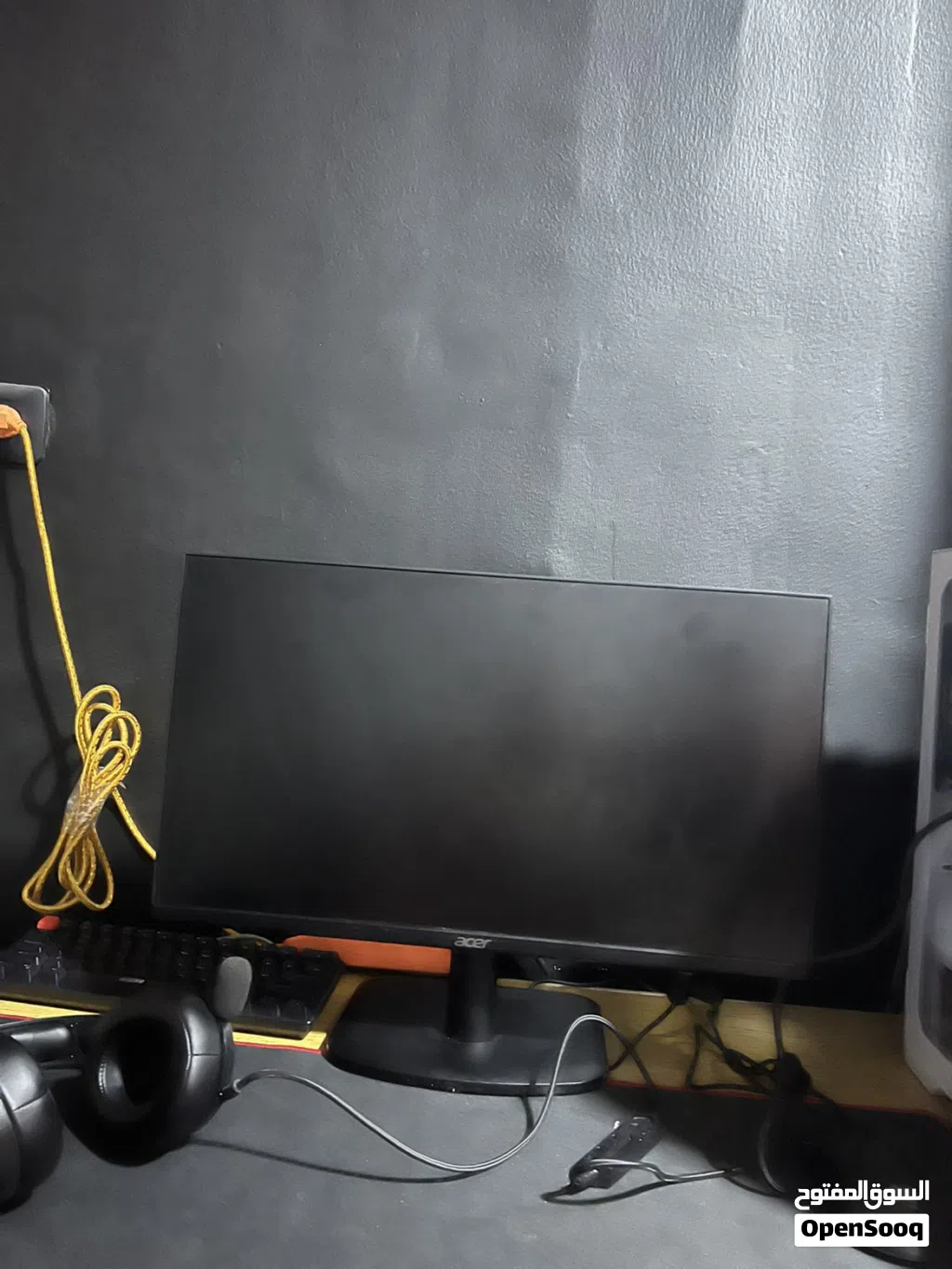 شاشه acer حال الوكاله نظيفه