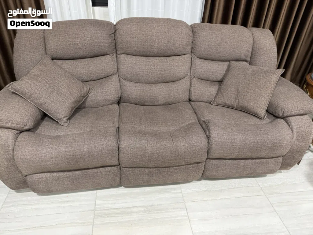 طقم كنب ركيلاينر أمريكي ثلاثية +ثنائية +2مفردتين