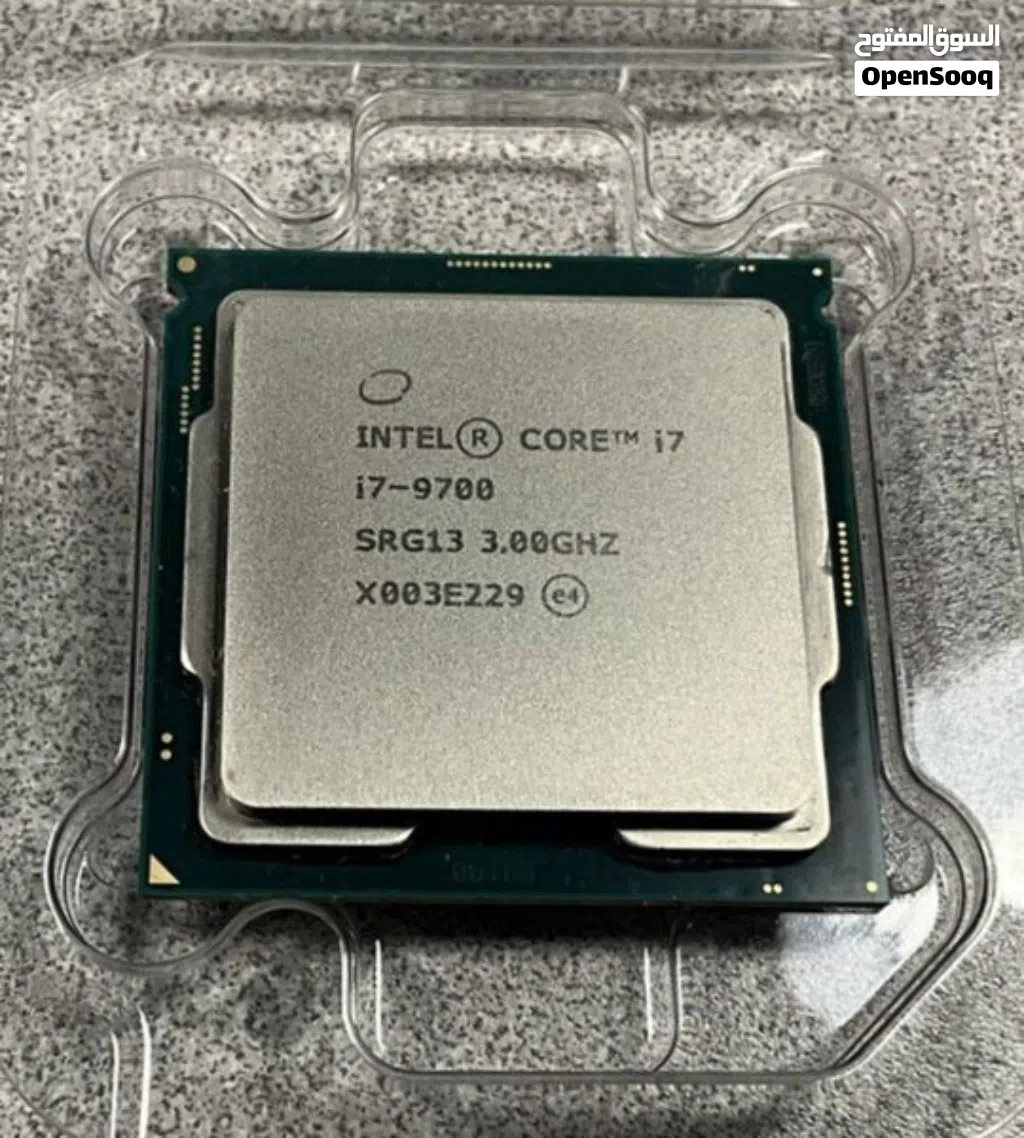 معالج i7 9700 بكرت شاشة مدمج ممتاز للي ناوي يطور جهازه ويزيد الأداء