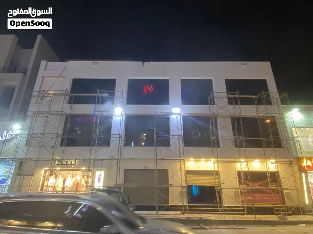 مبني 3طوابق وملحق