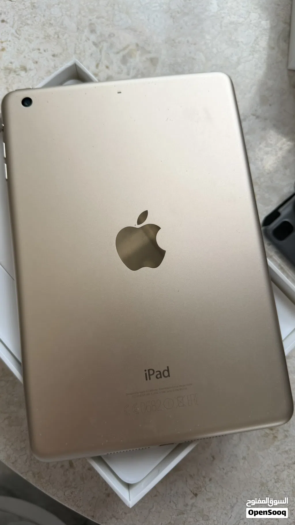 ايباد ميني 3. ذهبي 64gb