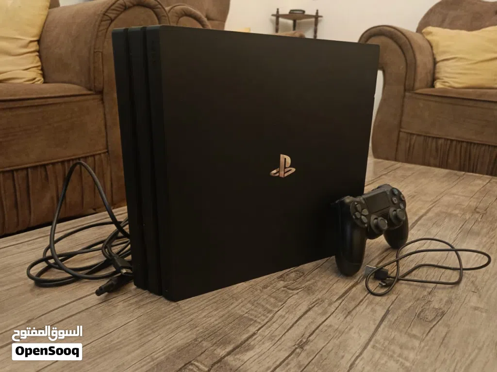 بلايستيشن 4 Pro تيرا (الف قيقا) للبيع