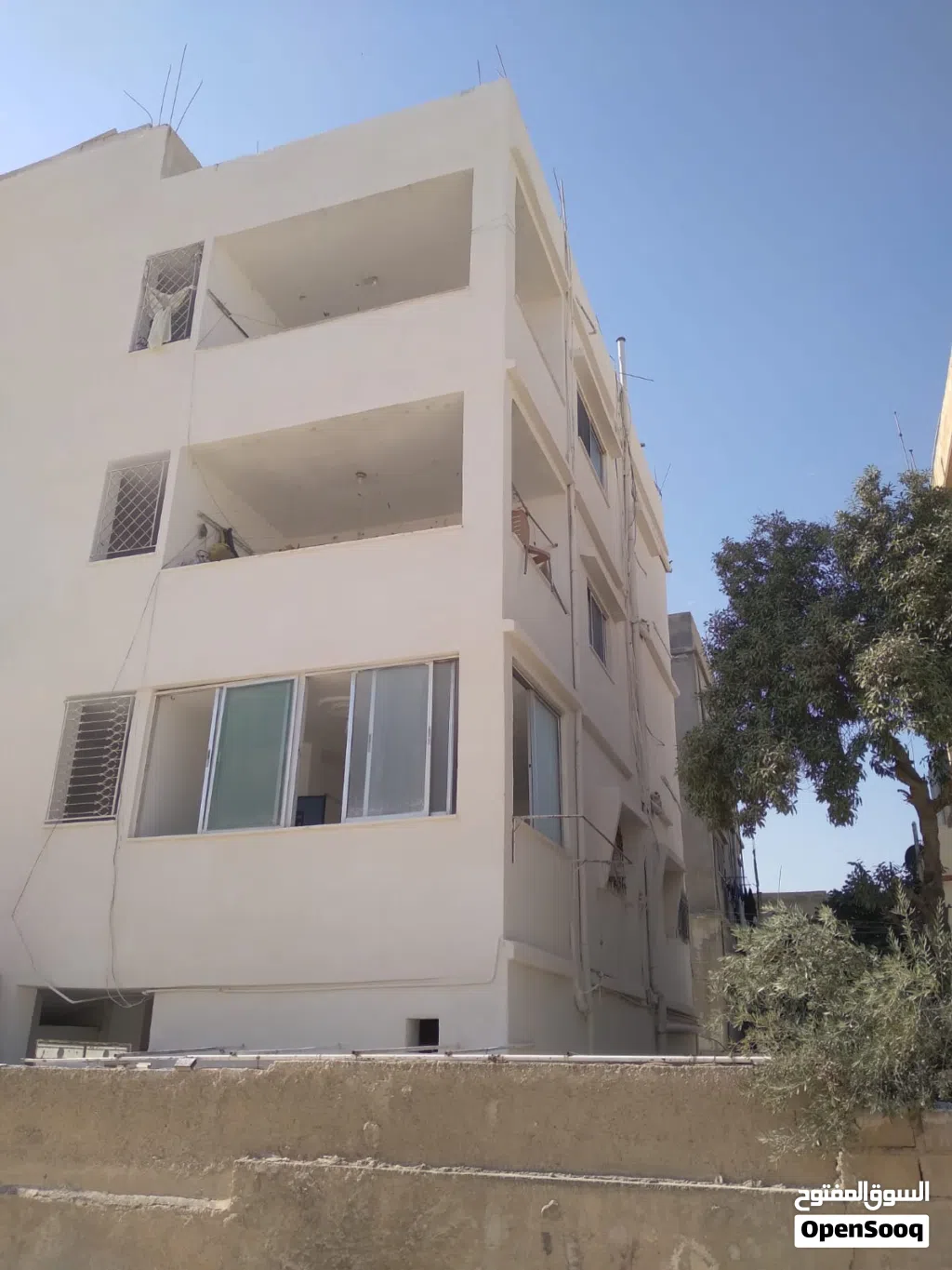 عمارة اربع طوابق للبيع في الزرقاء الجديدة