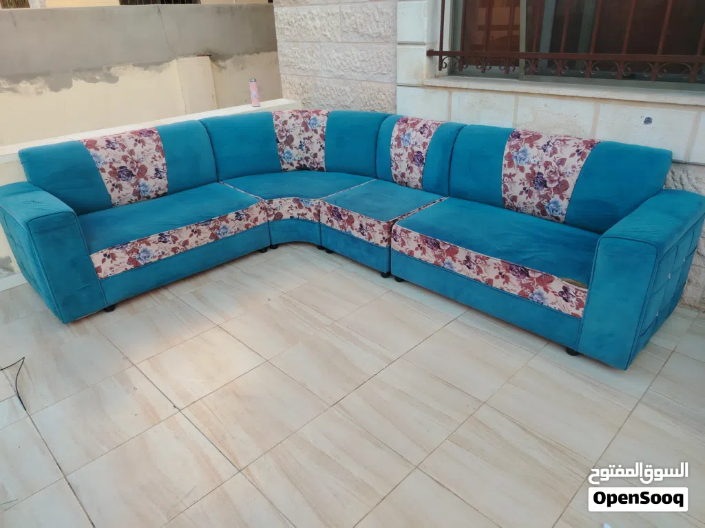طقم كنب للبيع خشب ثقيل بسعر مناسب