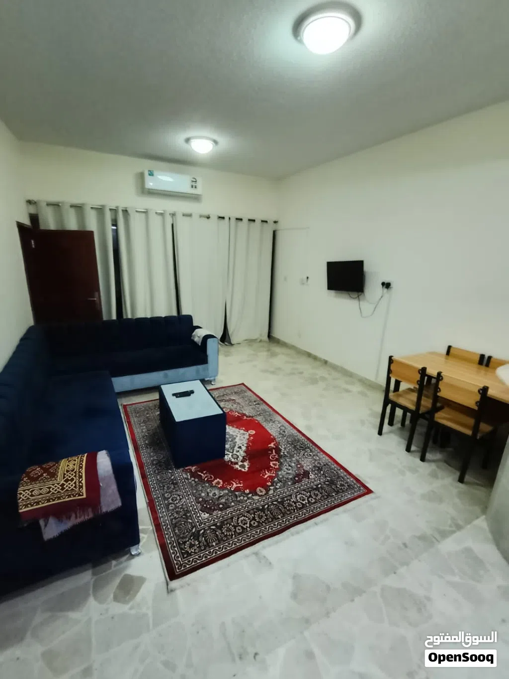 شقة نظيفة وهادئة للإيجار في القرم قرب مستشفى الخولة تتوفر خيارات أخرى تواصل معنا الآن واتساب واتصال