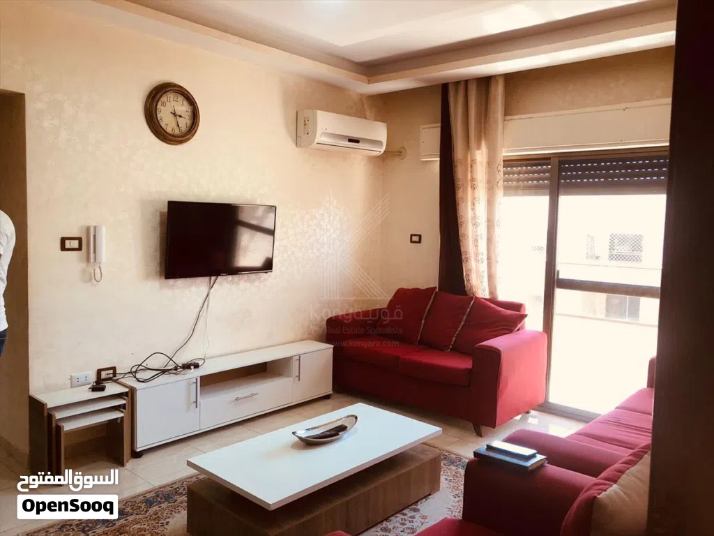 شقة مفروشة مميزة للبيع في شارع الجامعة