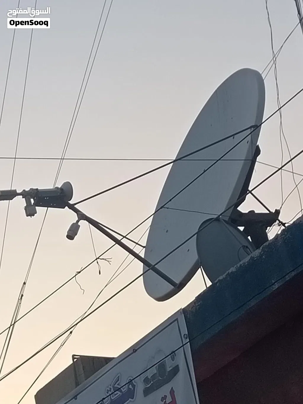 للبيع منظومة إنترنت فضائي VSAT احترافية (كاملة مع كافة الملحقات)
