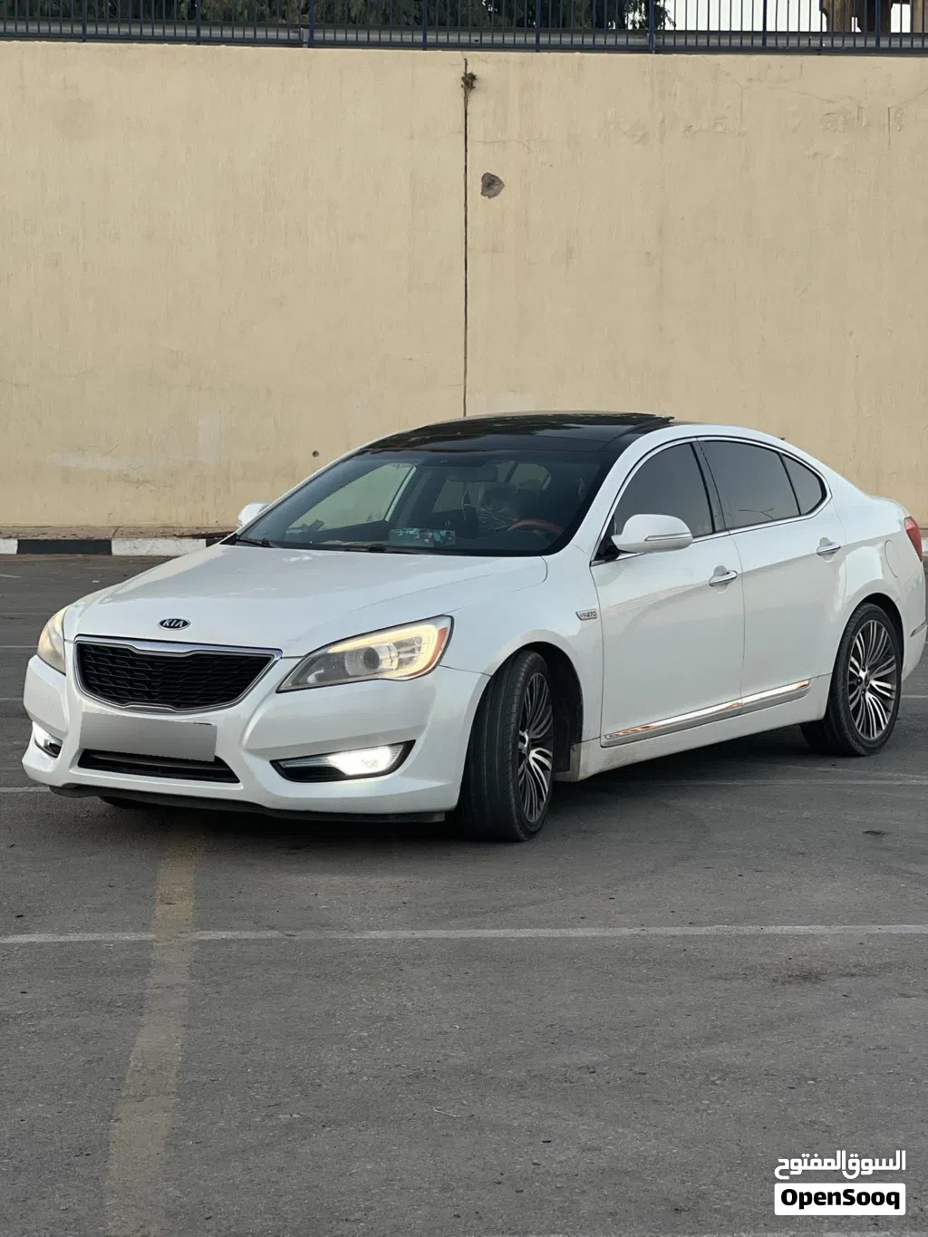 كيا كادينزا Limited