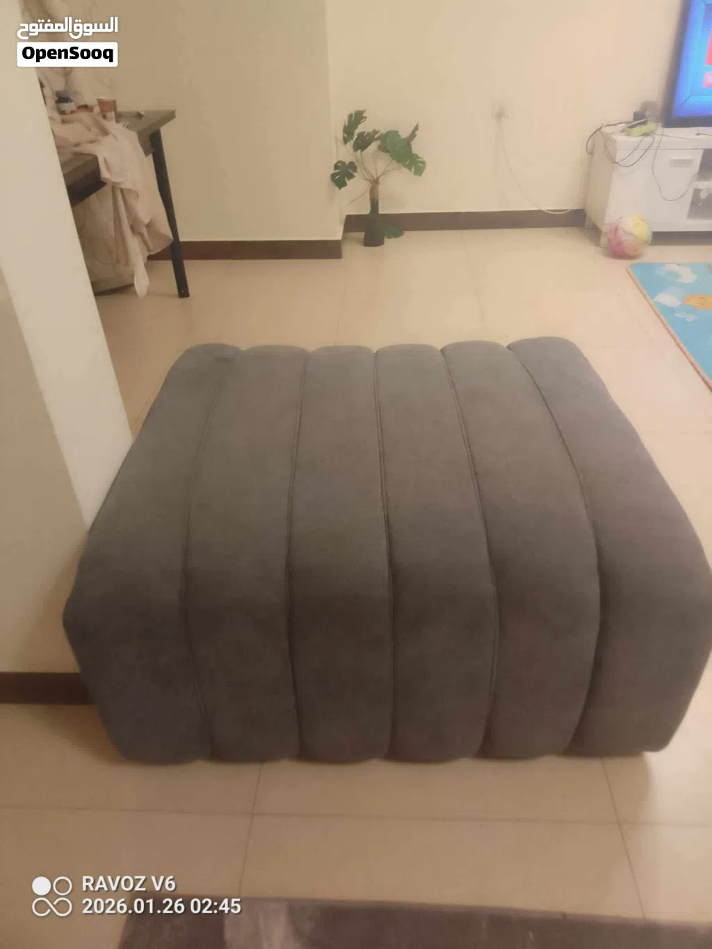 sofa shap L good