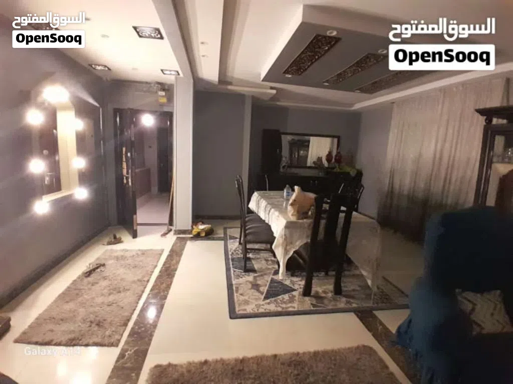شقه للبيع في ارض اللواء