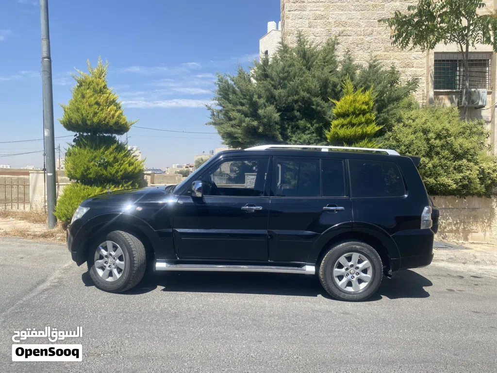 Mitsubishi Pajero GLS MID