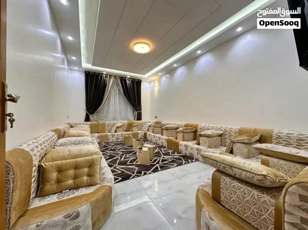 شقق VIP مفروشة - أول ساكن للإيجار 4 غرف (بيت بوس) - صنعاء