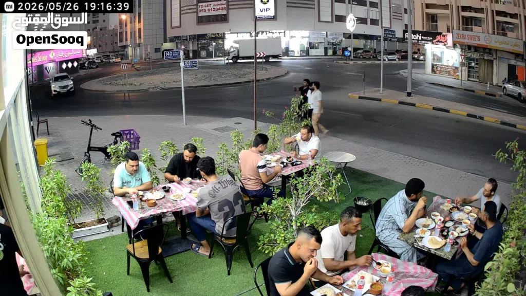 مطعم شغال للبيع شامل الرخصة والمعدات