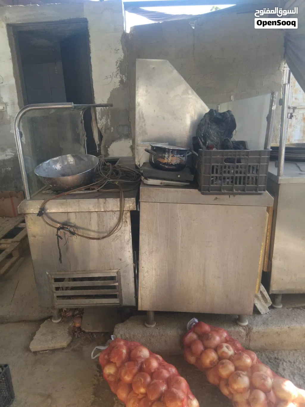 عده مطاعم للبيع