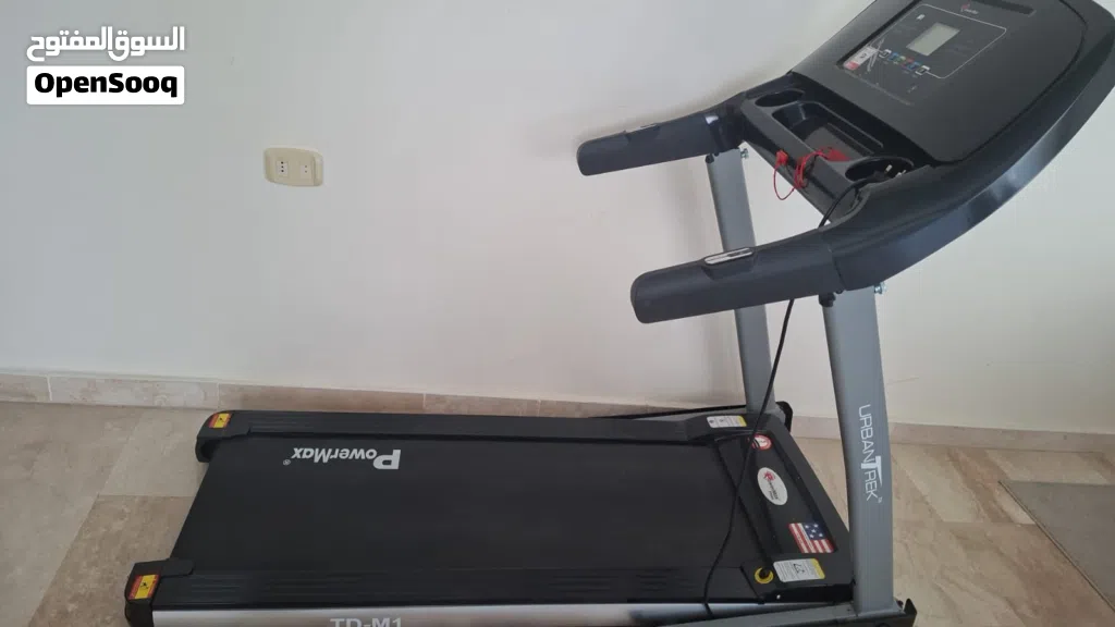 جهاز المشي ممتاز بحاله جيده جدا جديد استخدام قليل جدا