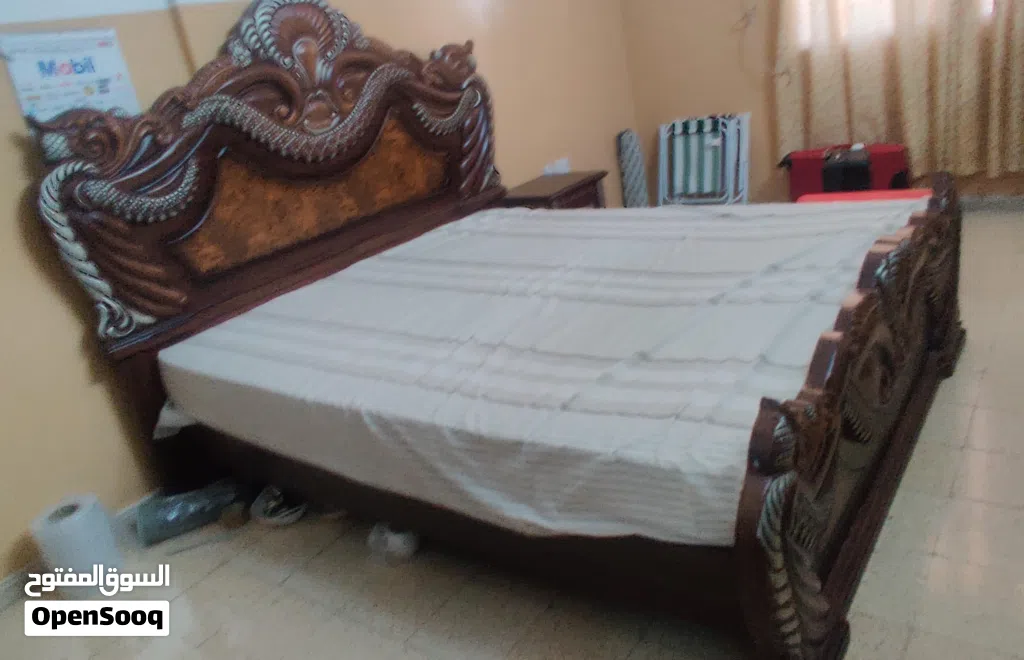 King-size double bed with mattress