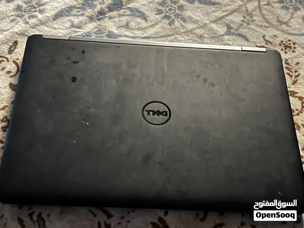 لاتبوب دل نضيف جدا للبيع وبي مجال نقص فقط شاحن كامل ملحقات مع جنطا