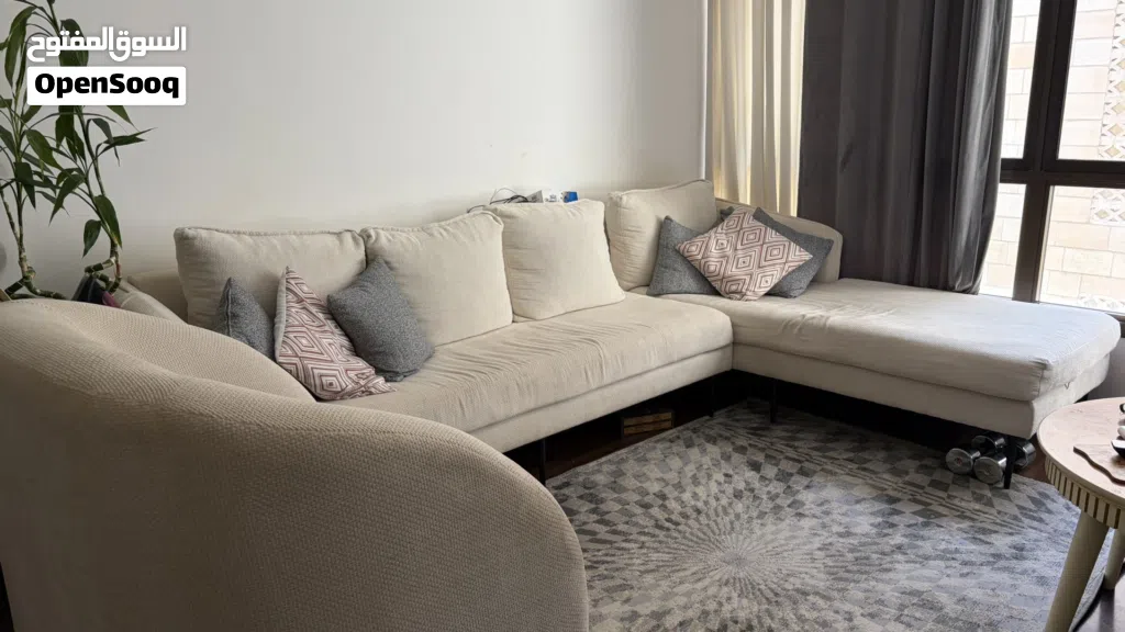 L-Shaped sofa set with 2 chairs - Spacious and Comfortable