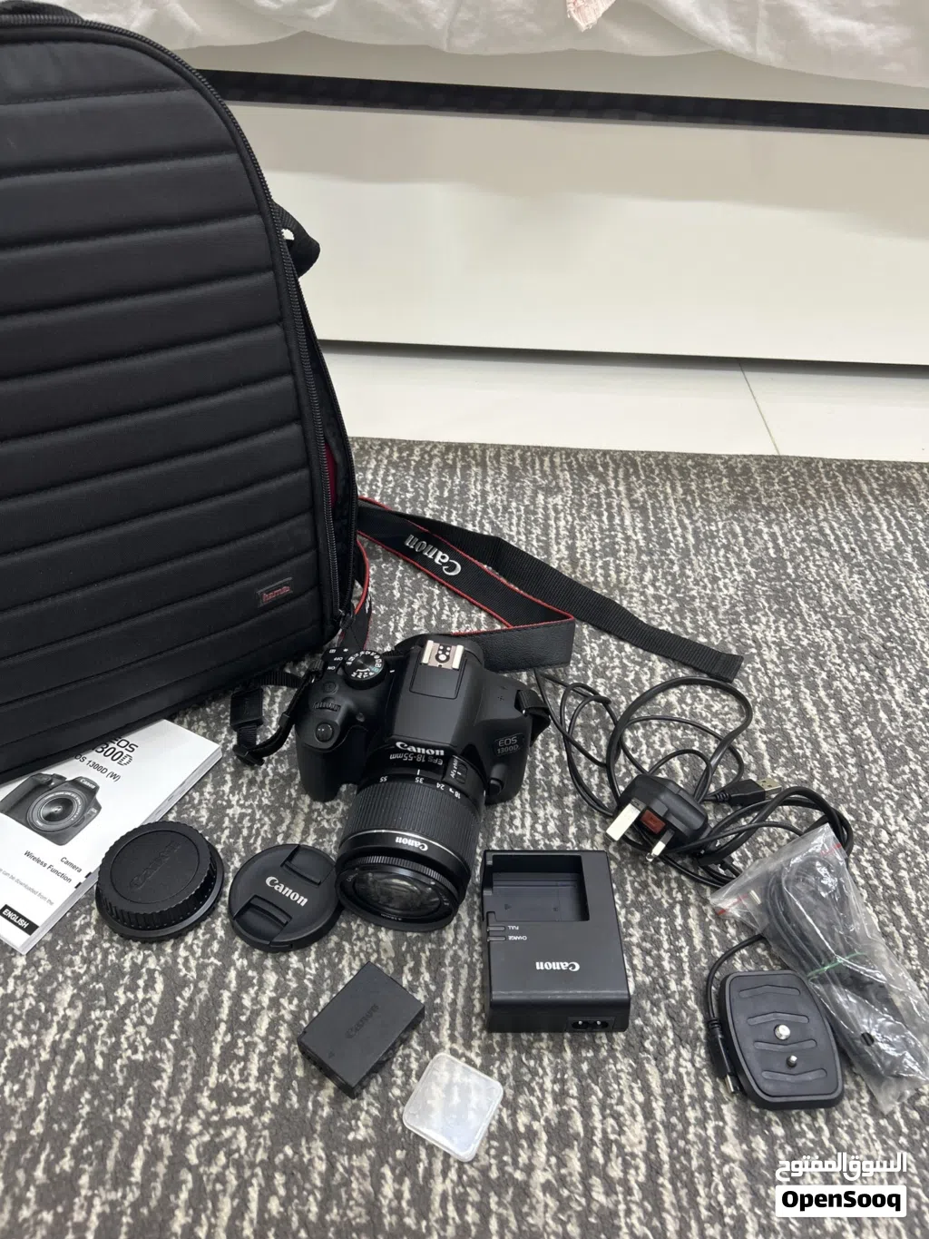 Canon EOS 1300 للبيع مع الاكسسوارات