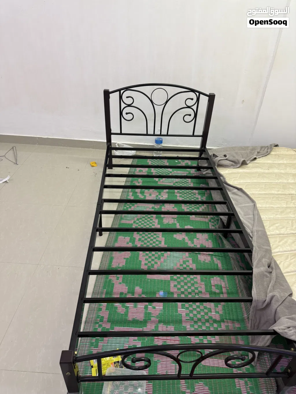 كرفايه مع السرير single bed