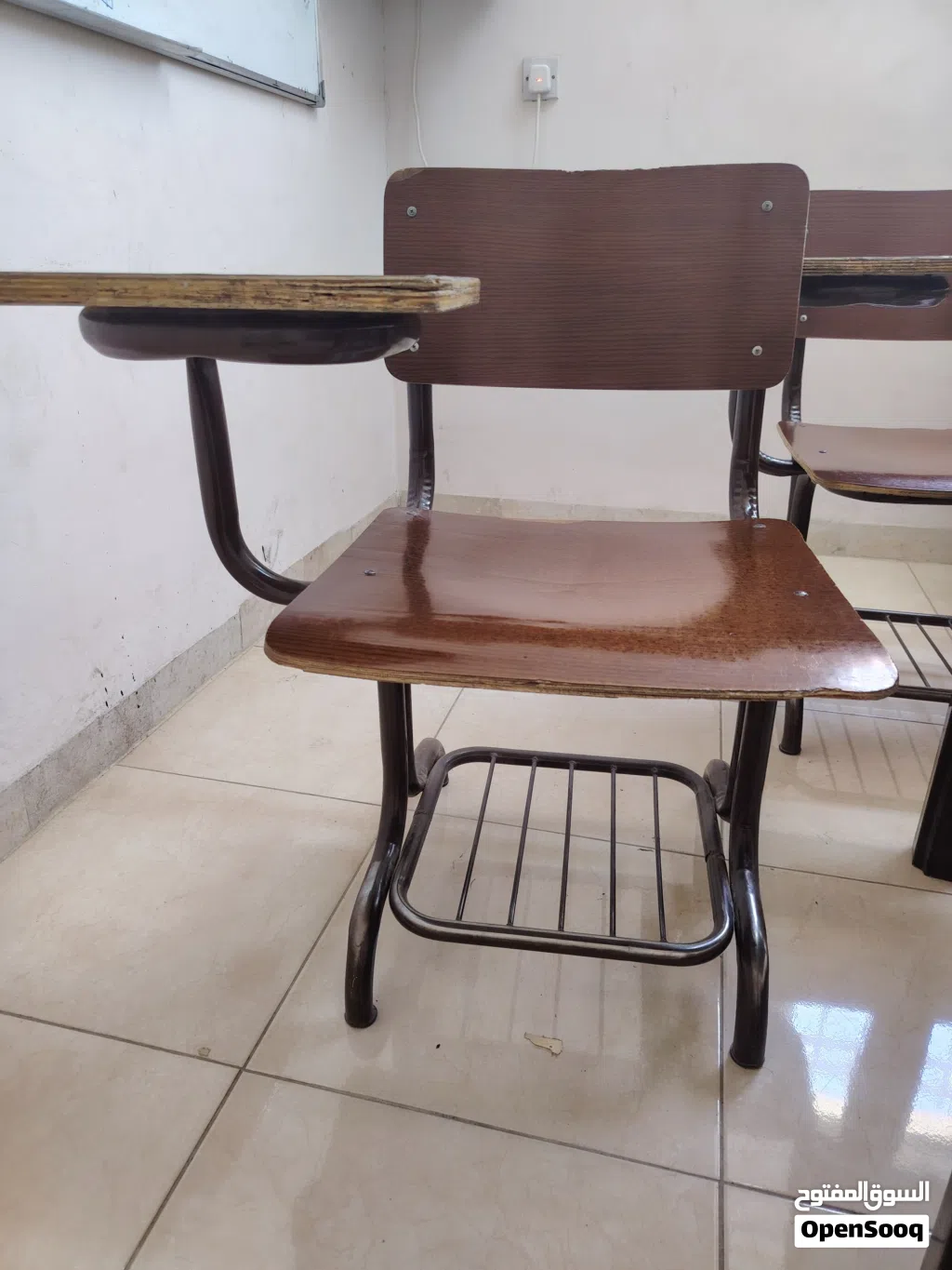 مقاعد دراسية