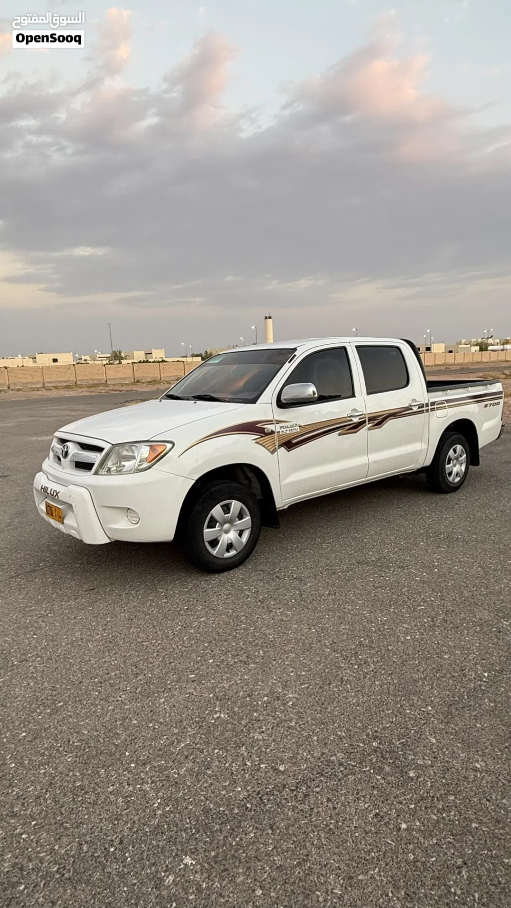 تويوتا هيلوكس SR5