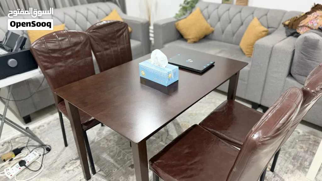 Dining table 4 people طاولة طعام 4 افراد