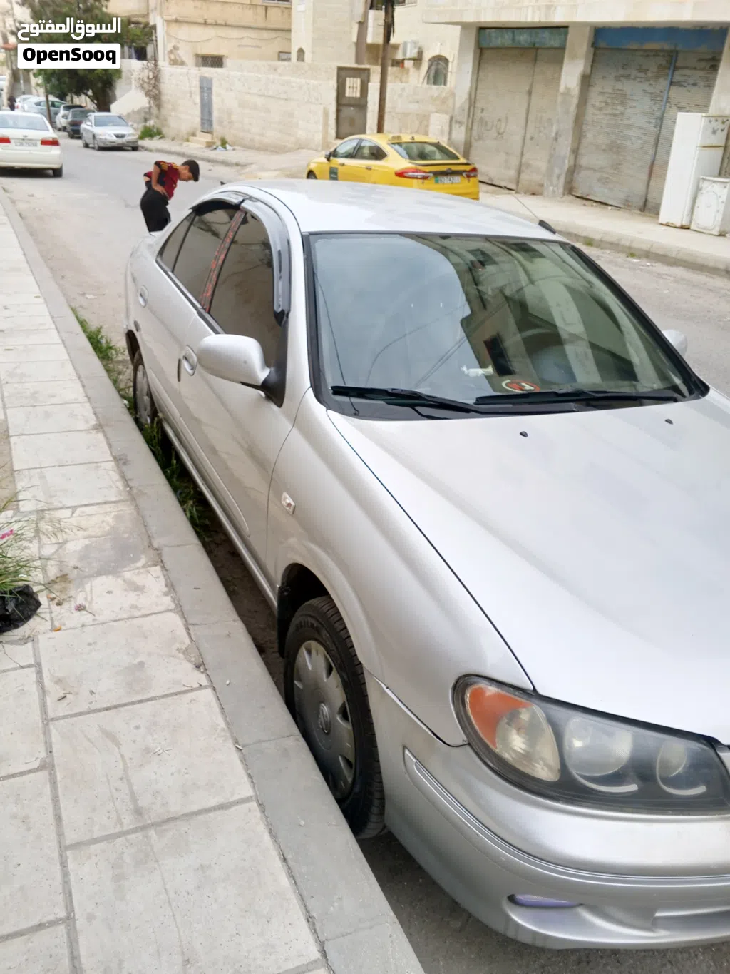 Nissan Sunny Standard