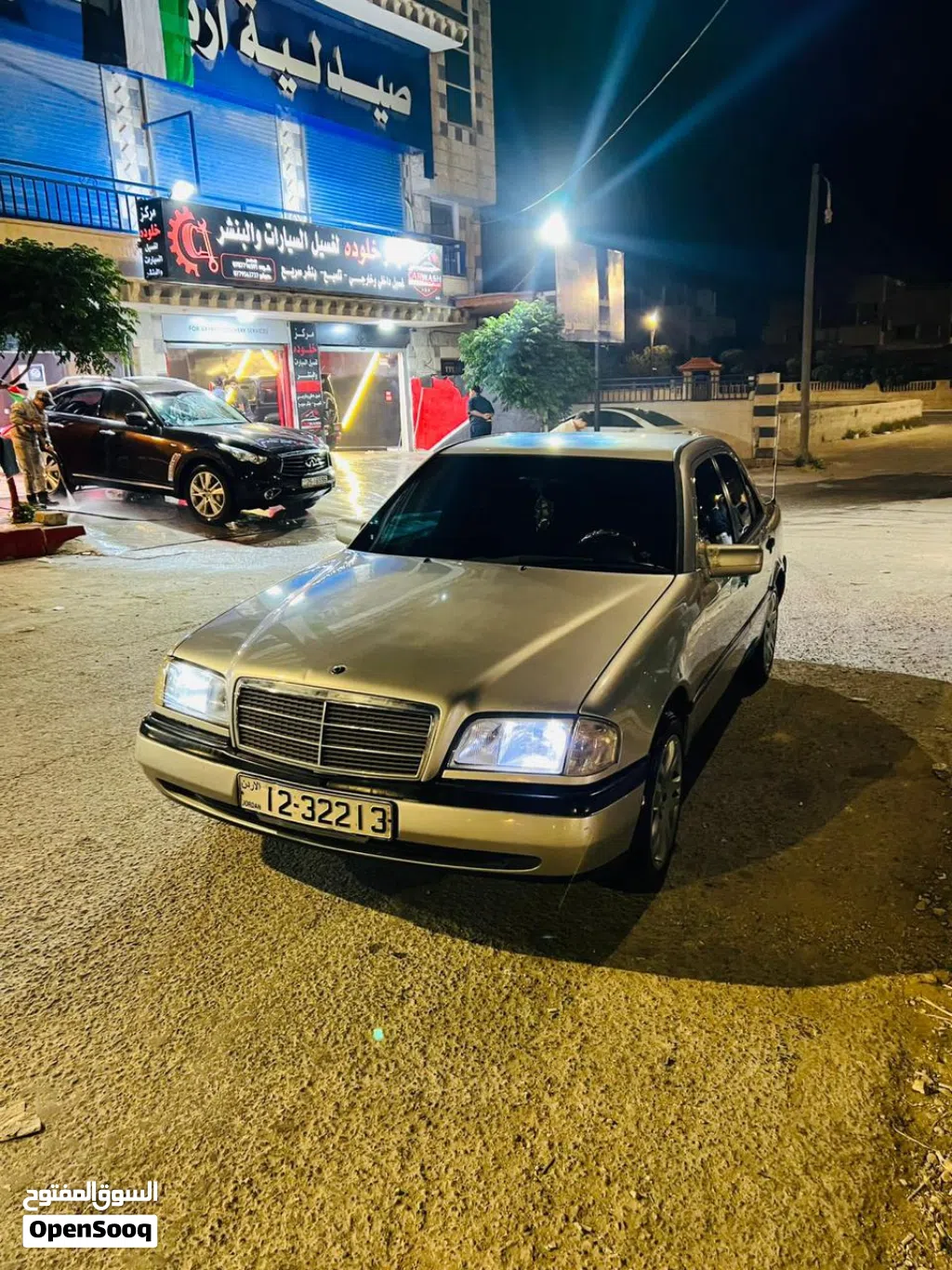 مرسيدس بنز الفئة-C C 180