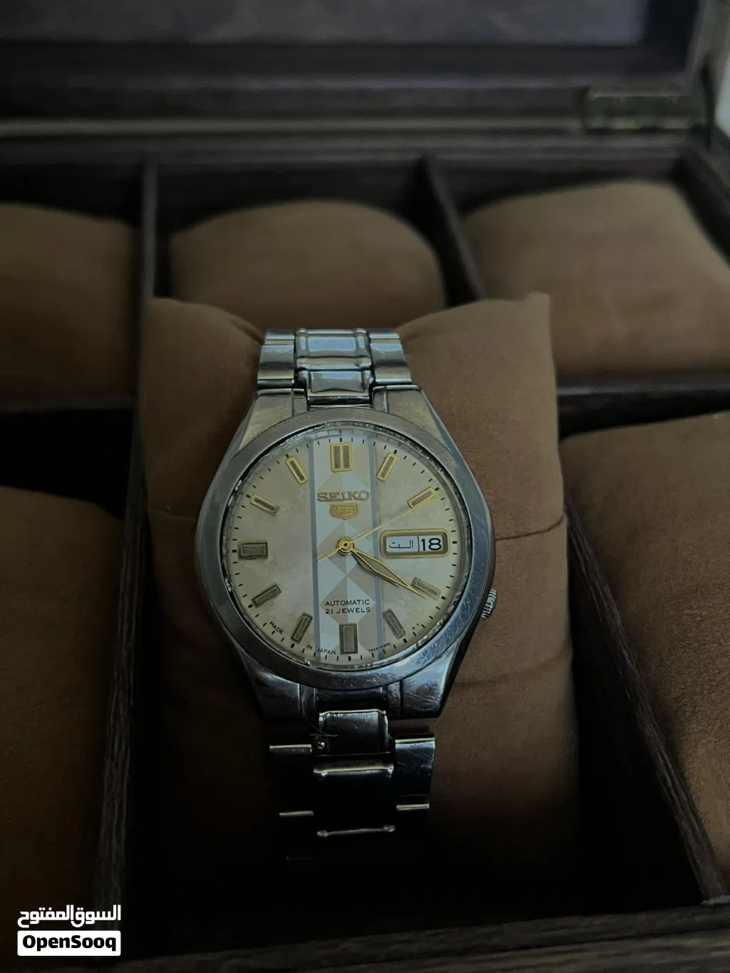 ساعة Seiko 5 Automatic 21 Jewel من الساعات الكلاسيكية المشهورة جدًا من سيكو