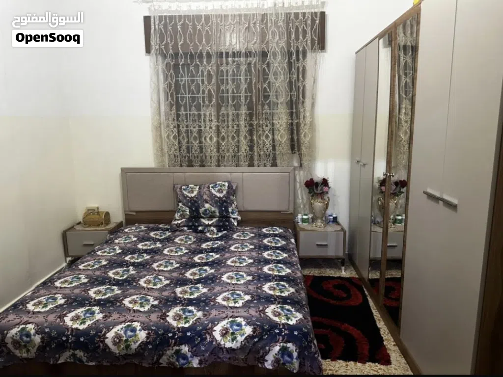 غرفة نوم شبه جديده