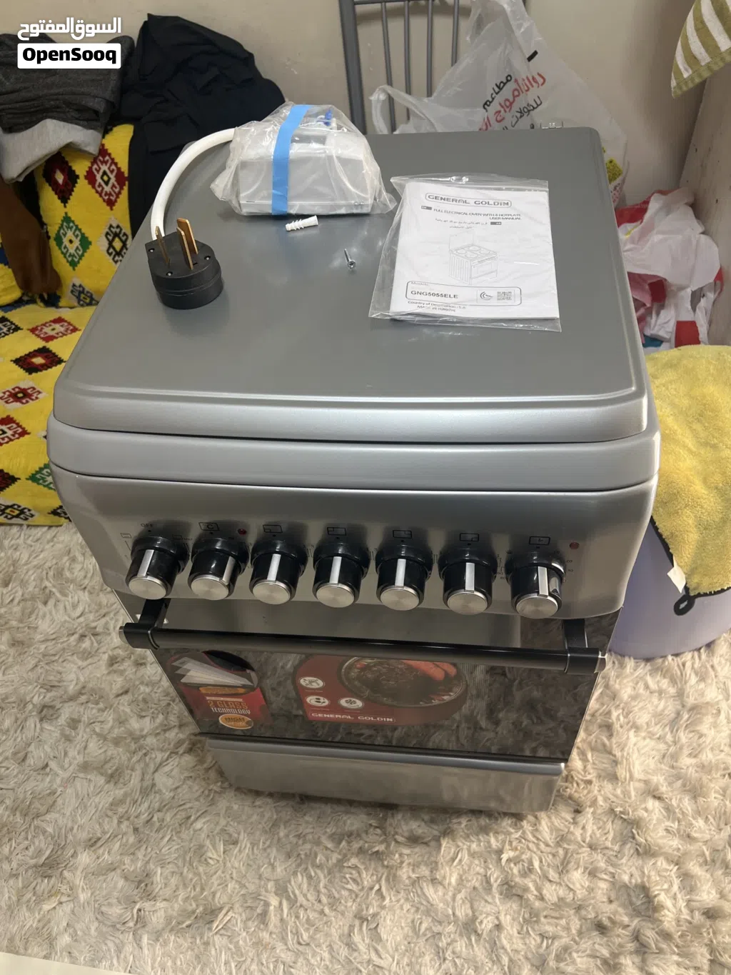 Electric cooking range and microwave