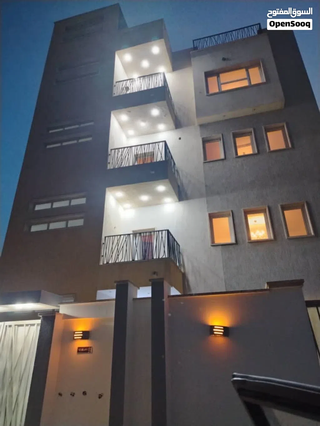 عمارة للبيع في السراج بدخل مائة ألف سنويا