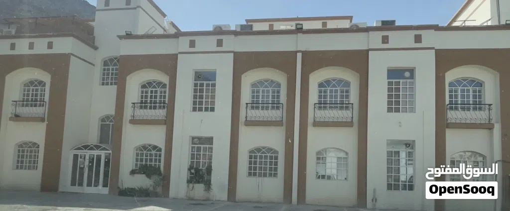 Flats for rent near ISD Darsait. Furniture option available.