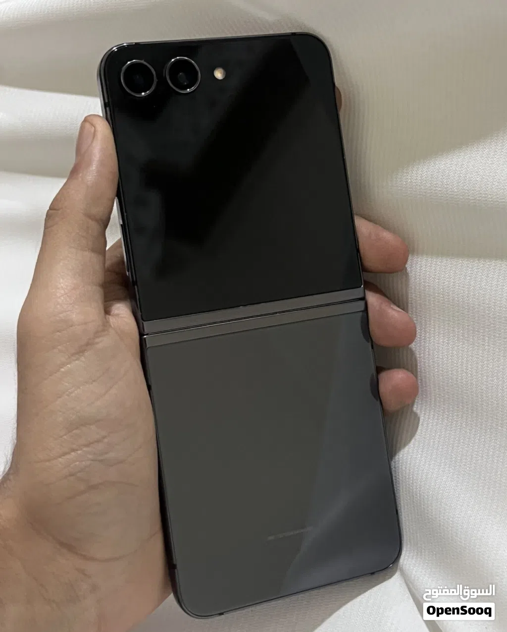 Z flip 5 256GB عررطه