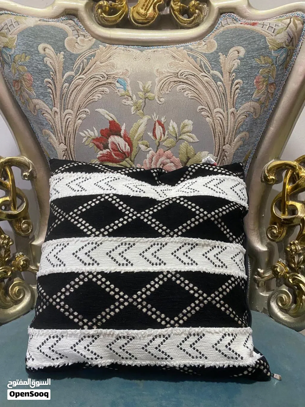 Sofa مستعمل للبيع