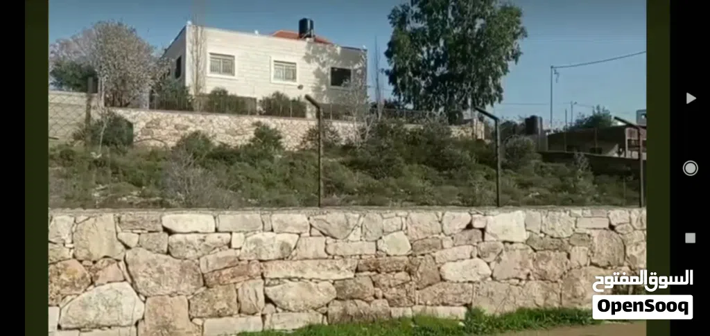 اعلان بيع قطعة ارض في المزرعة القبلية