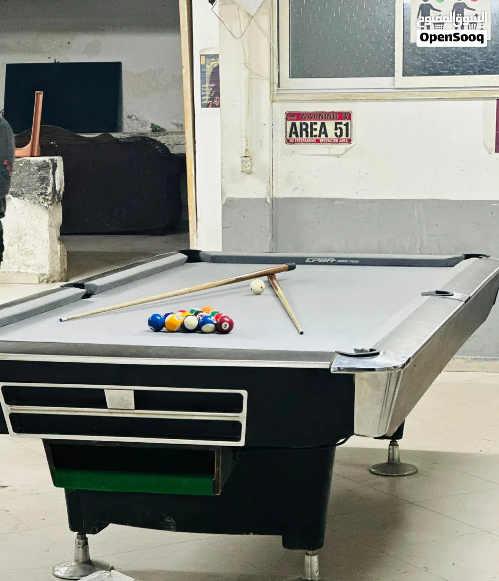 طاولة بلياردو