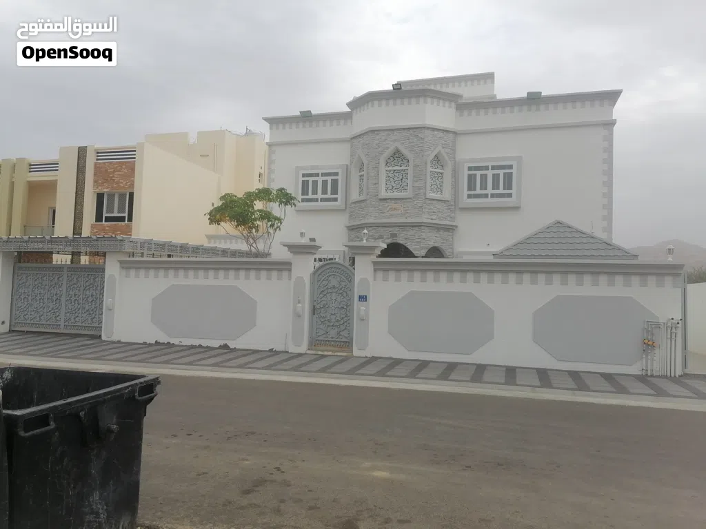 فيلا فاخرة للبيع – مسقط العامرات مرتفعات العامرات الأولى منطقة البجرية