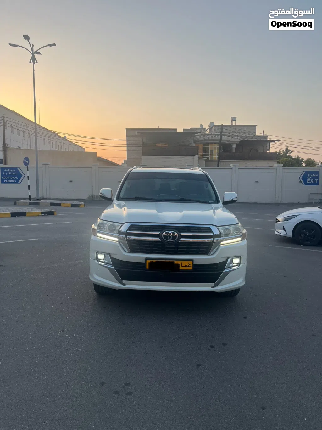 تويوتا لاند كروزر VXR