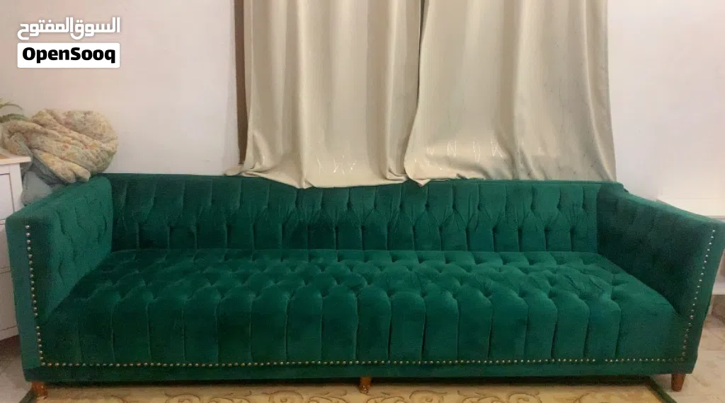 للبيع طقم كنب مكون من 4 كنبات،