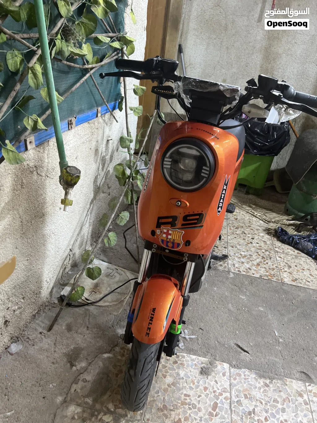 دراجه R9 للبيع مكفلوه 2024 باب اول فقط يرادلها بطارايات وجوزه نضافه 100/90 كفرات نظيفه