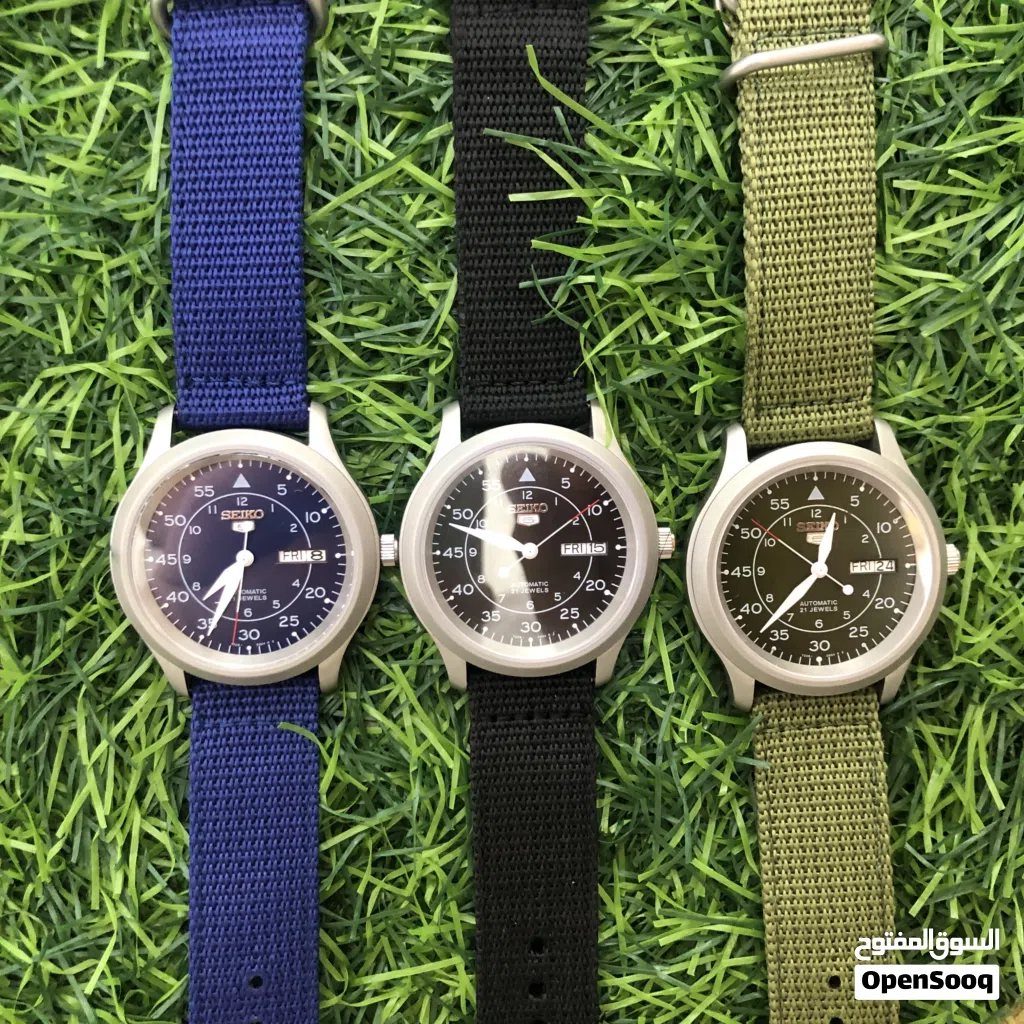 Seiko 5 Military dail watch. original automatic. Japan made. size 39. super clean. no scratch.