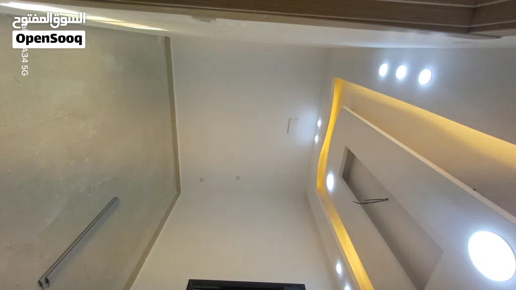 شقة فاخرة للبيع العاشرة ط3هندسي رواف 90 م مصعد وتراس