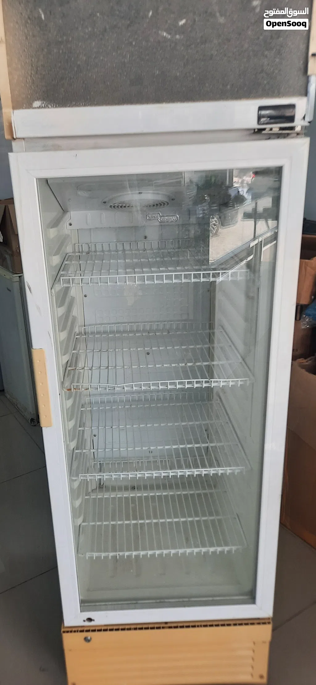 ثلاجة عرض (سوبر جنرال) بحالة ممتازة للبيع في بركاء Super General Display Fridge for Sale in Barka -