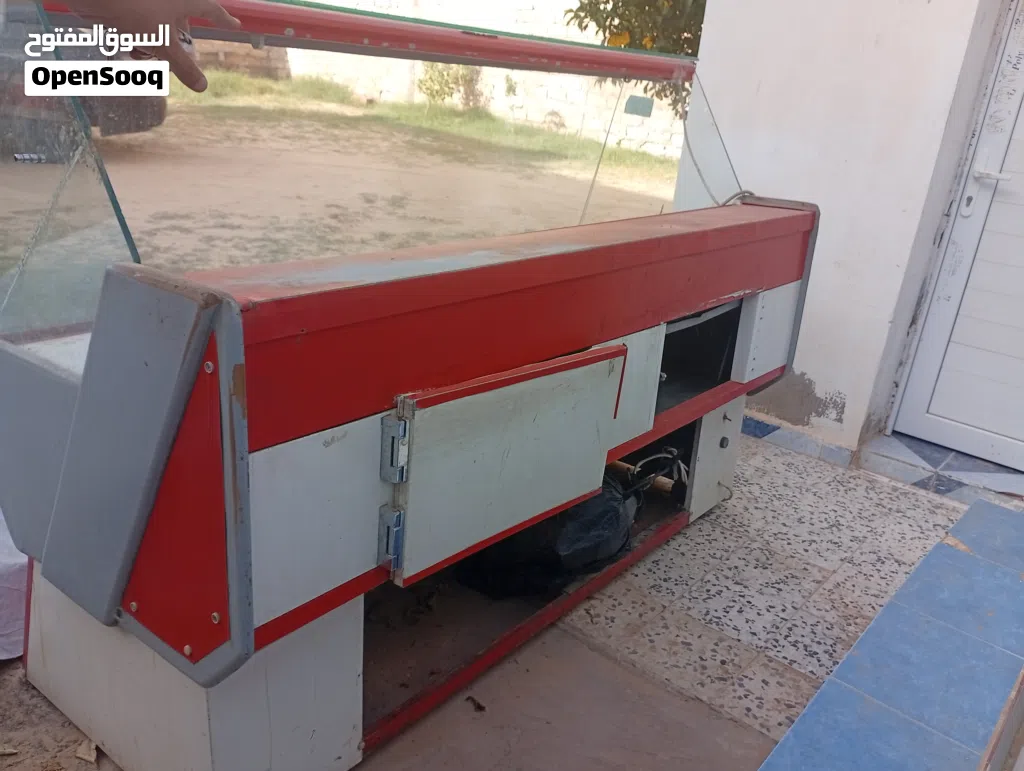 ثلاجة عرض مستعمل